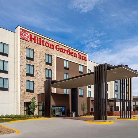 Hilton Garden Inn Hays, Ks Eksteriør bilde