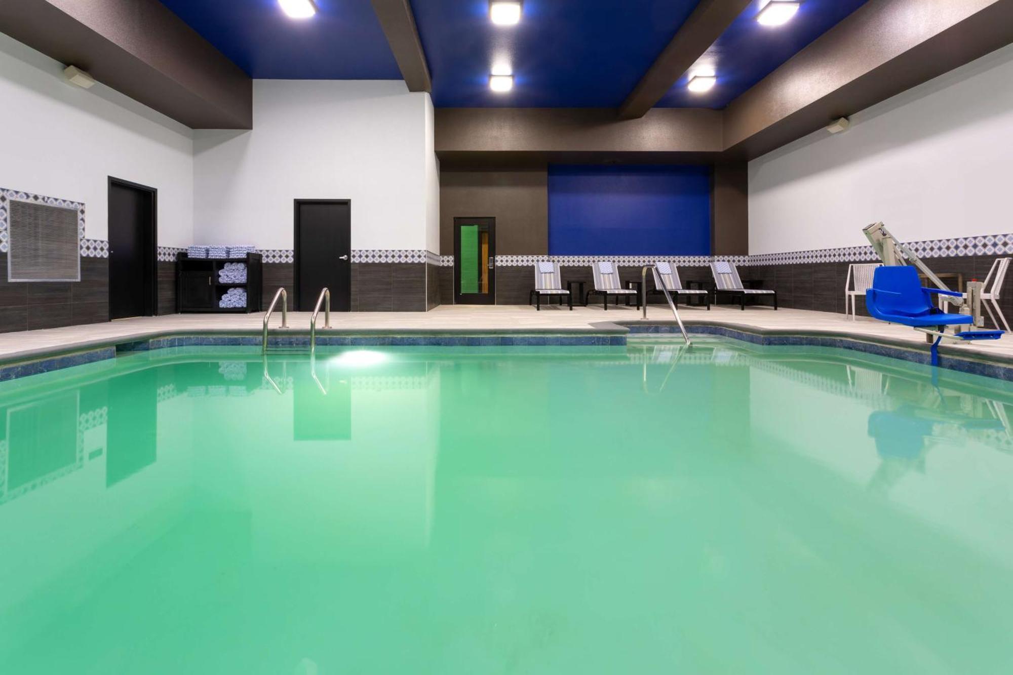 Hilton Garden Inn Hays, Ks Eksteriør bilde