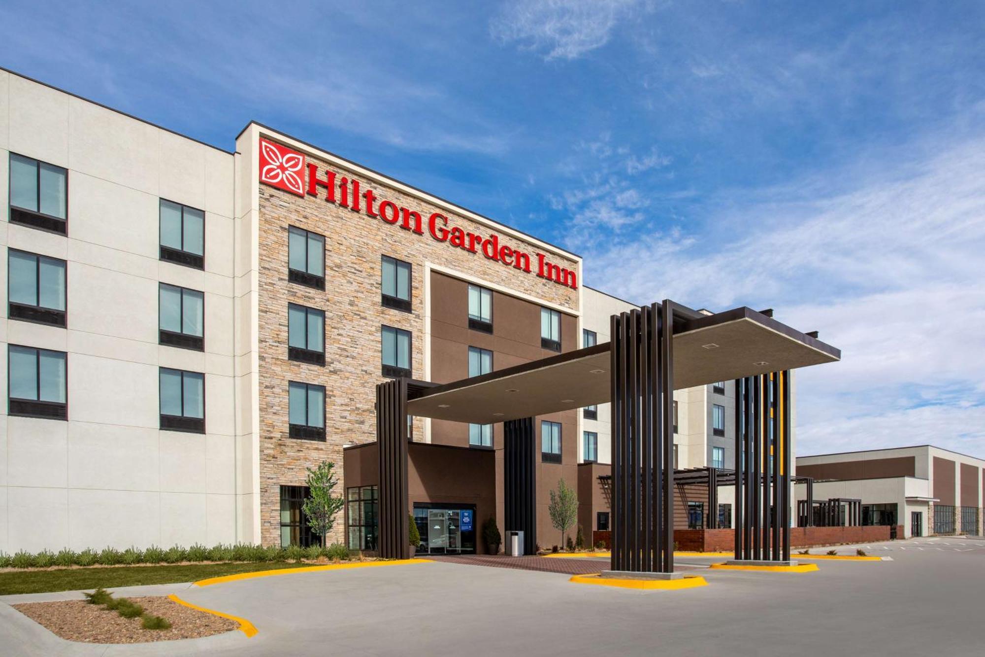 Hilton Garden Inn Hays, Ks Eksteriør bilde